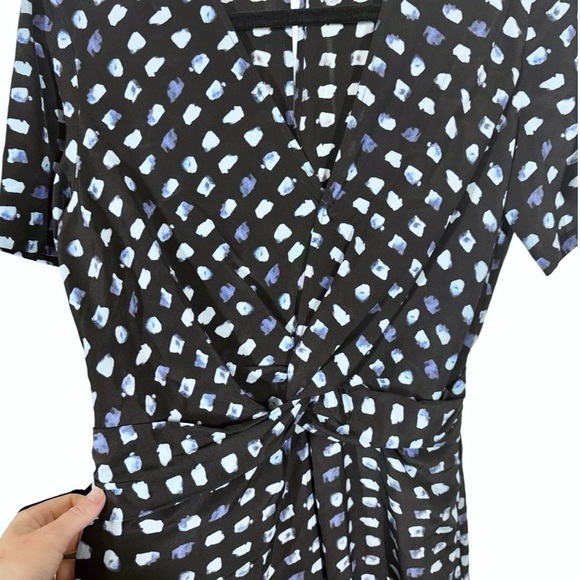 Amour Vert Fantasia Washable Silk Twisted Wide Leg Jumpsuit in Squared Up - Picture 6 of 11